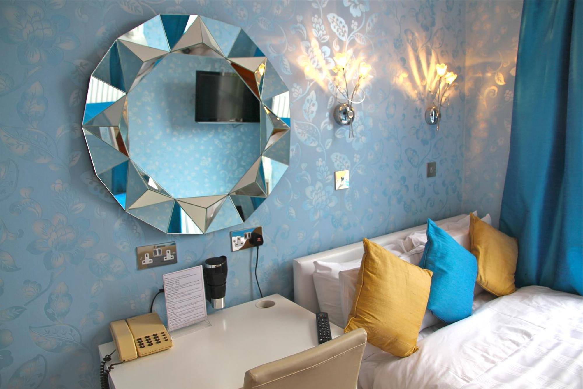 Crompton Guest House Hounslow Kültér fotó