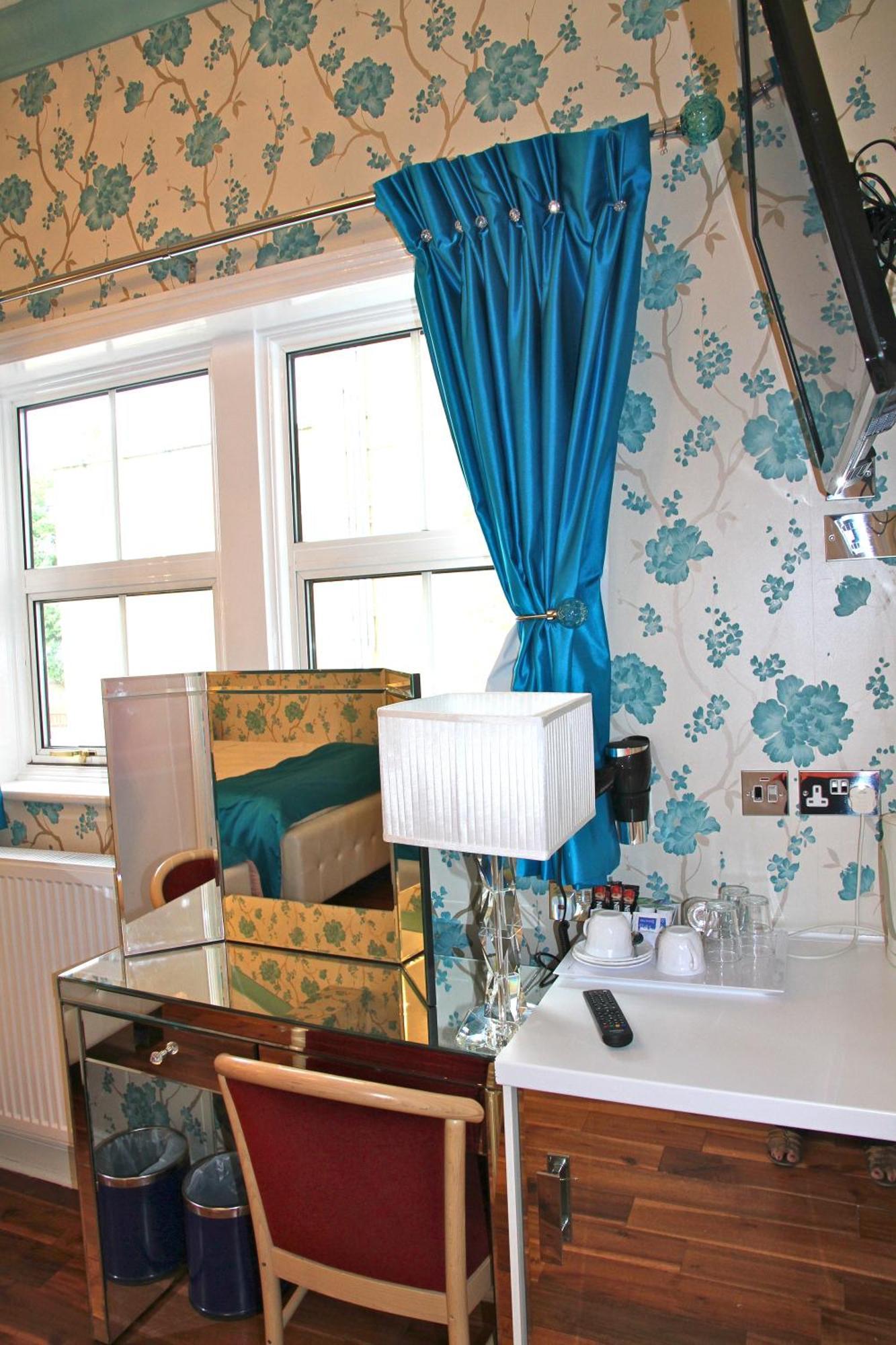 Crompton Guest House Hounslow Kültér fotó
