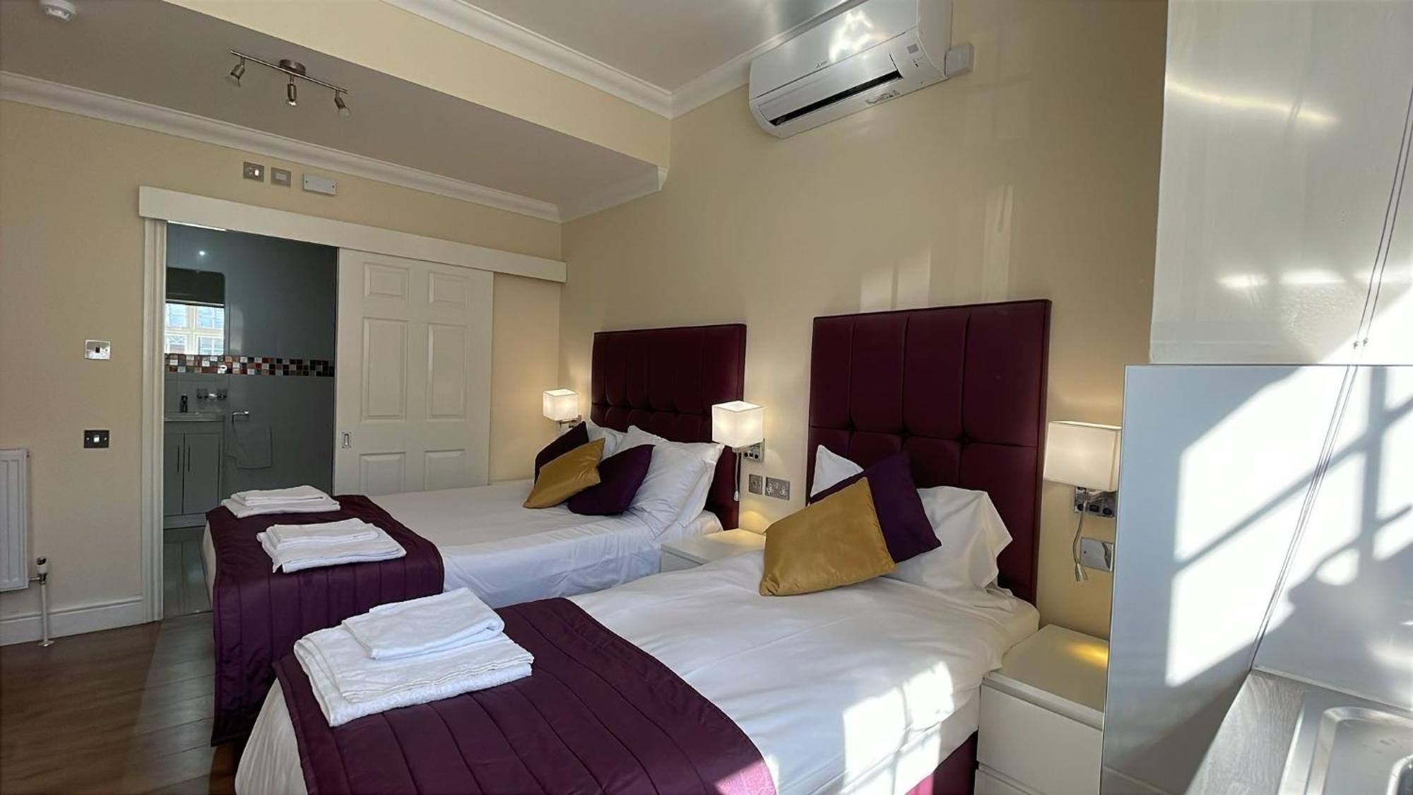 Crompton Guest House Hounslow Kültér fotó
