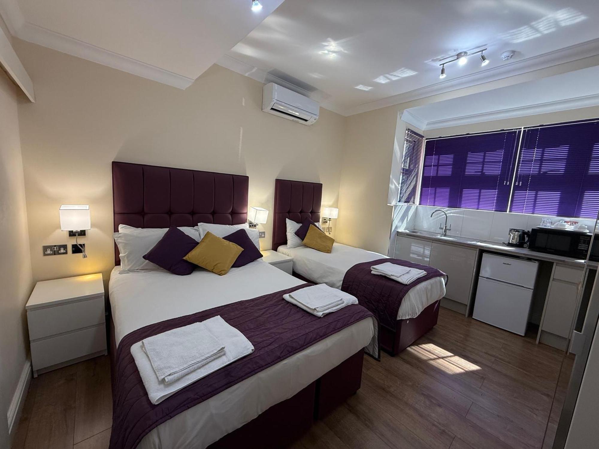 Crompton Guest House Hounslow Kültér fotó