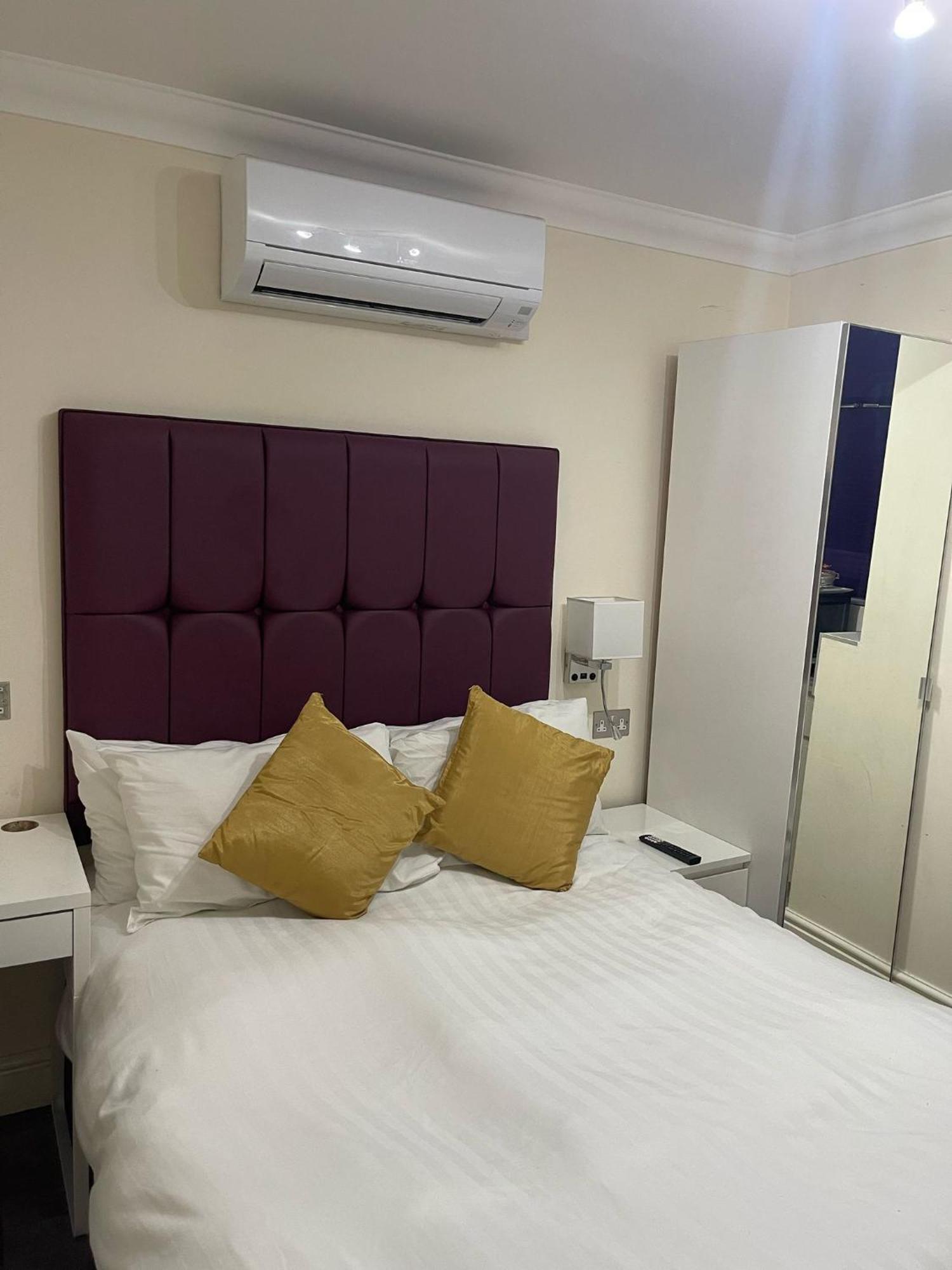 Crompton Guest House Hounslow Kültér fotó
