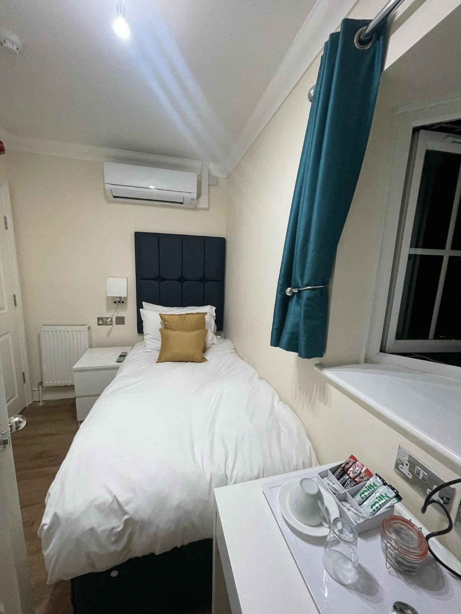 Crompton Guest House Hounslow Kültér fotó