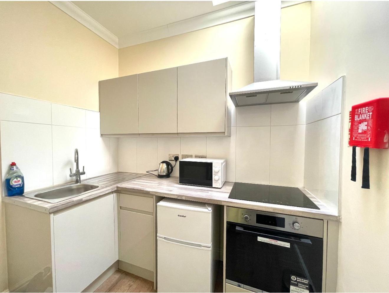 Crompton Guest House Hounslow Kültér fotó