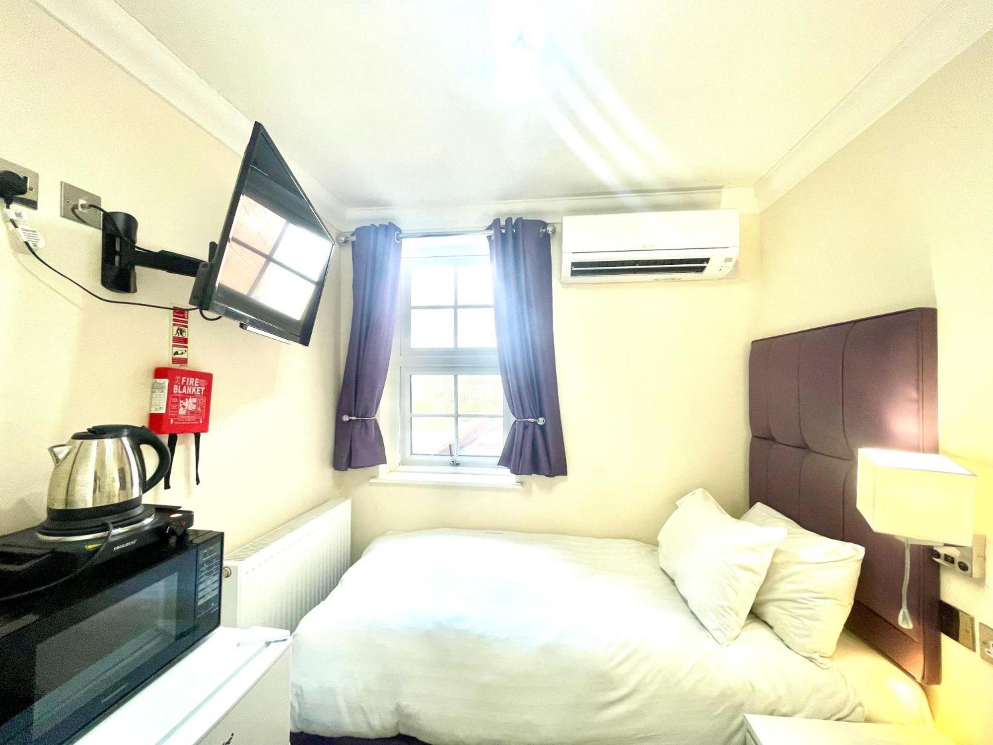 Crompton Guest House Hounslow Kültér fotó