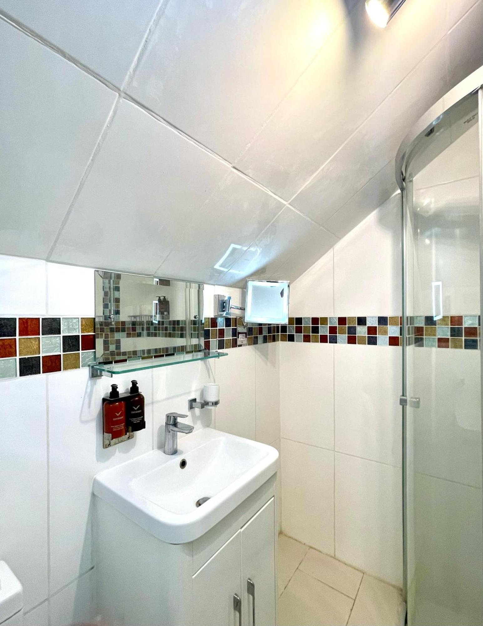 Crompton Guest House Hounslow Kültér fotó