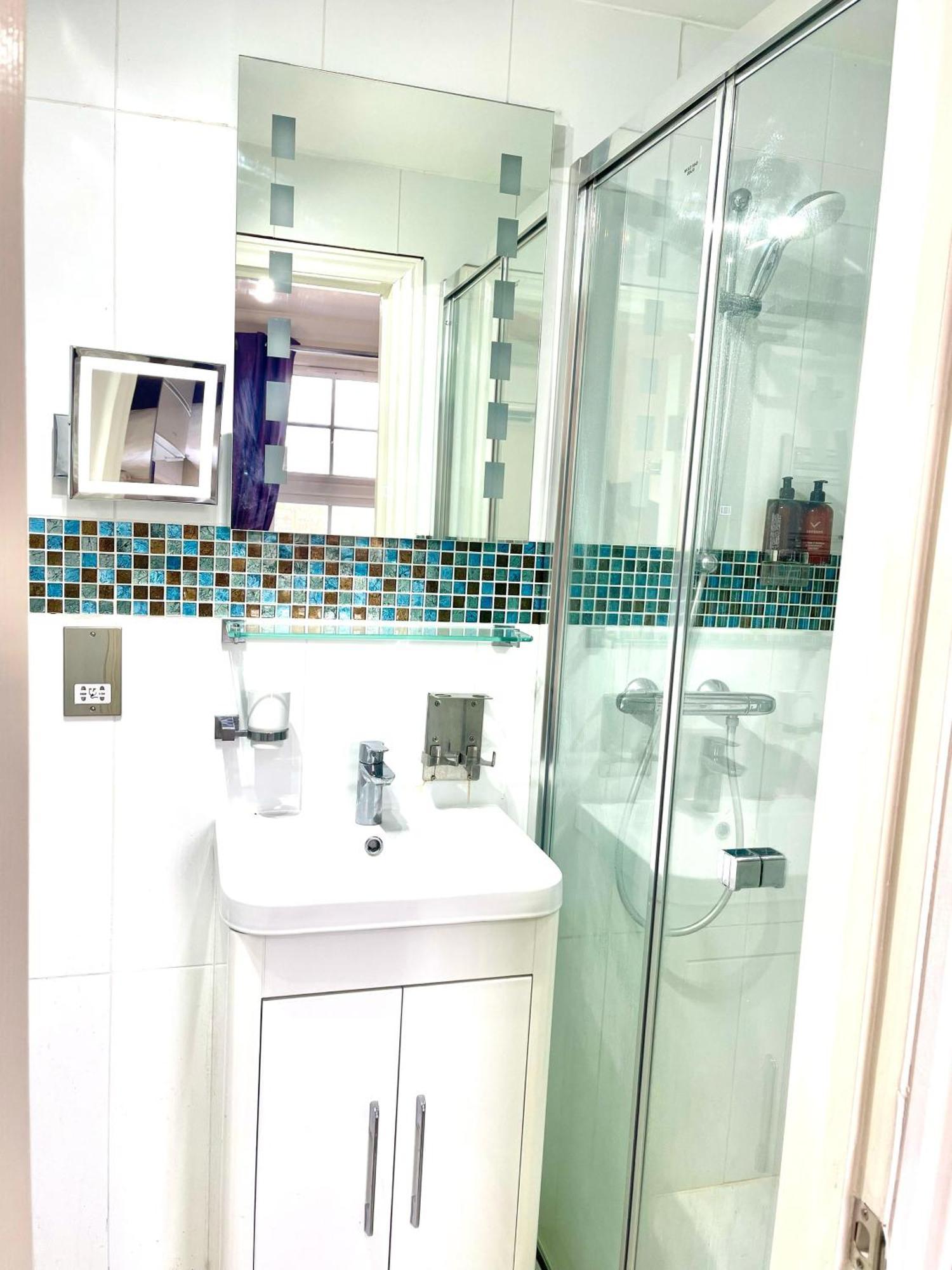 Crompton Guest House Hounslow Kültér fotó