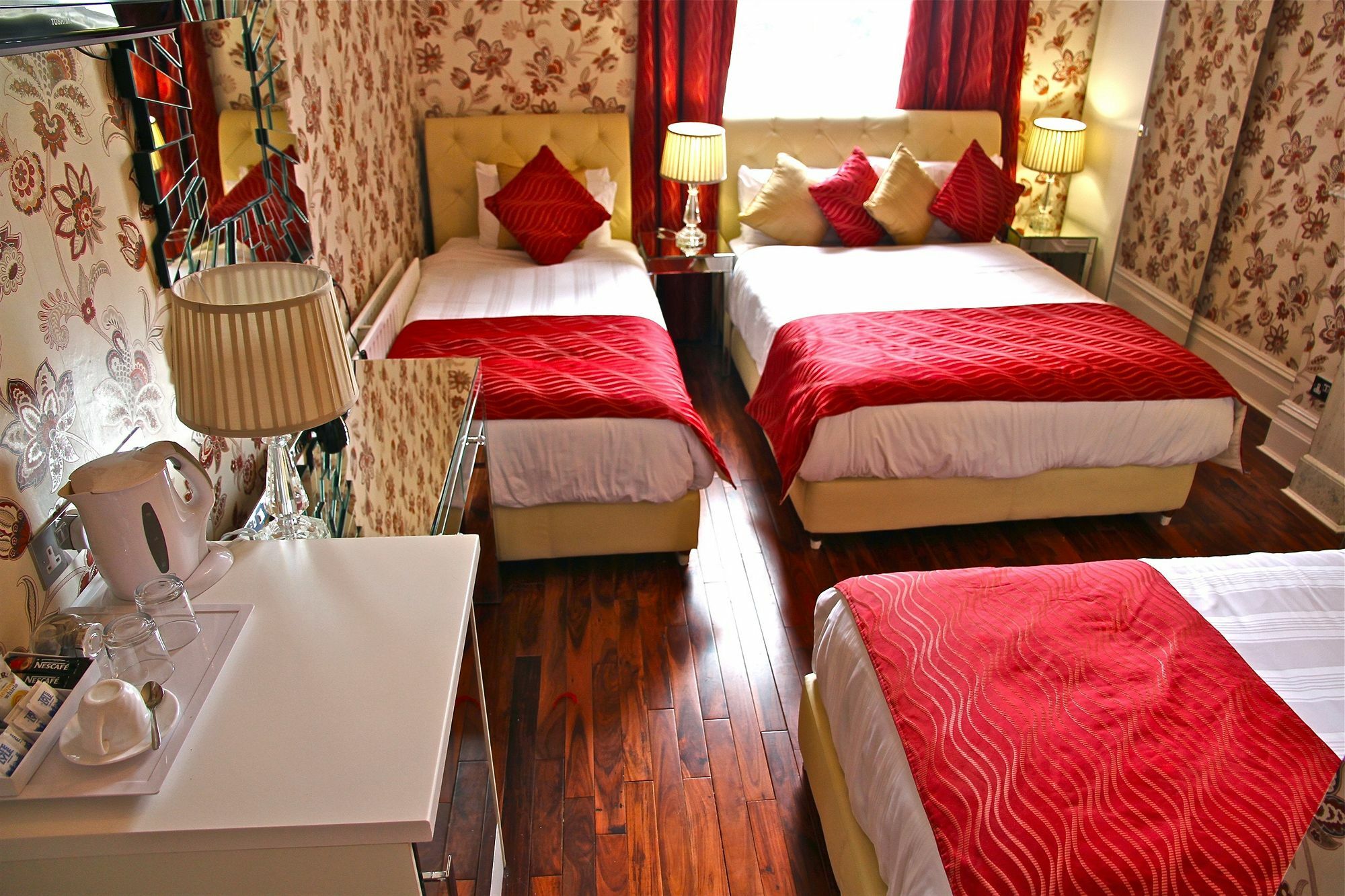 Crompton Guest House Hounslow Kültér fotó
