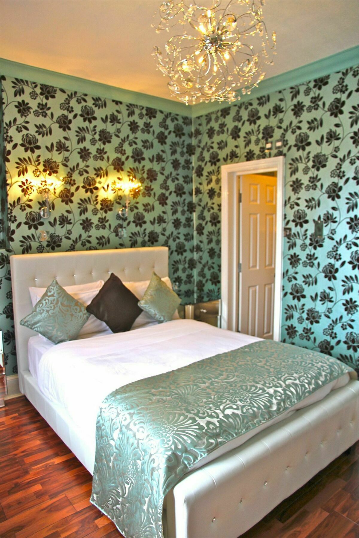 Crompton Guest House Hounslow Kültér fotó