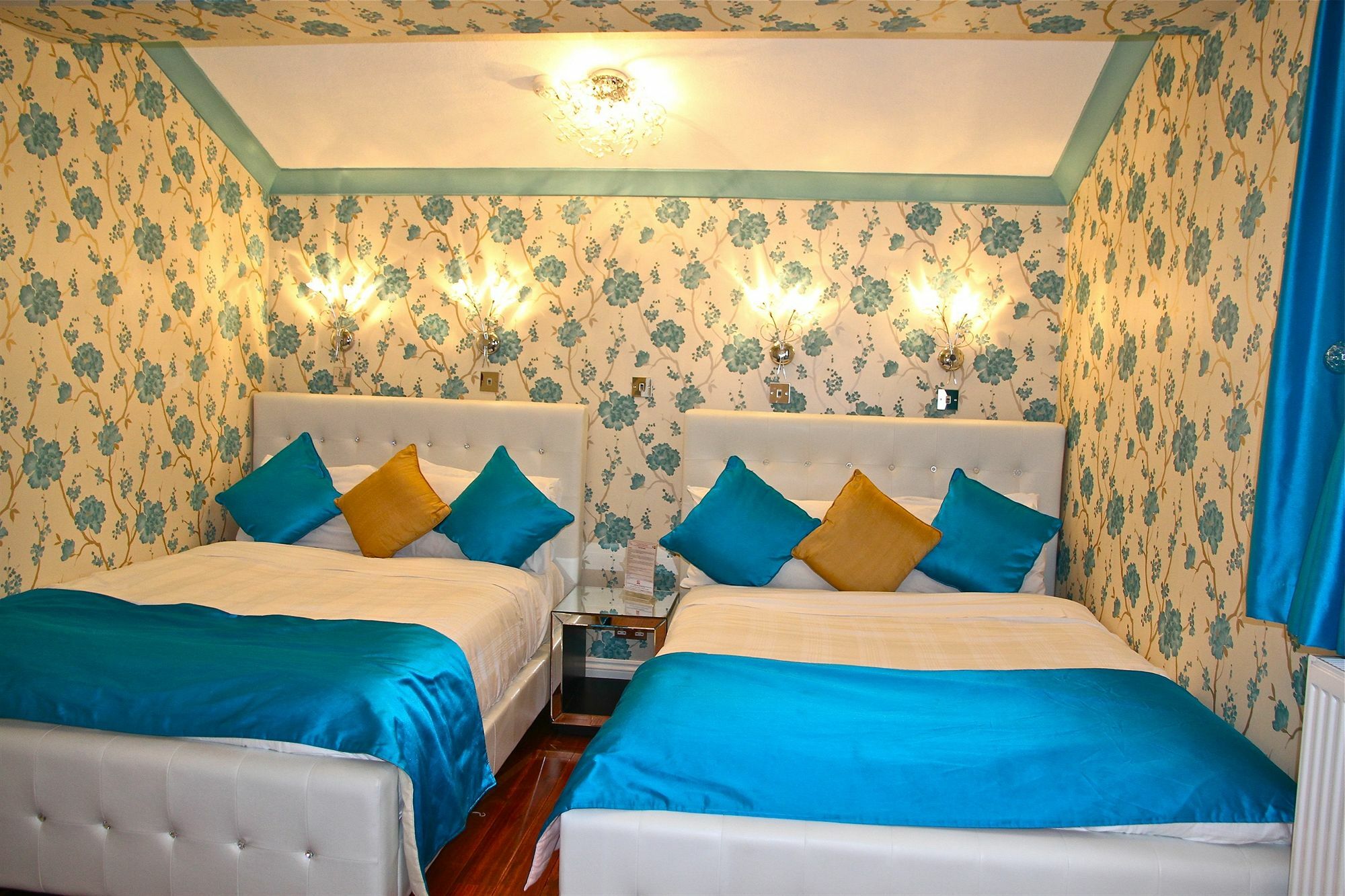 Crompton Guest House Hounslow Kültér fotó